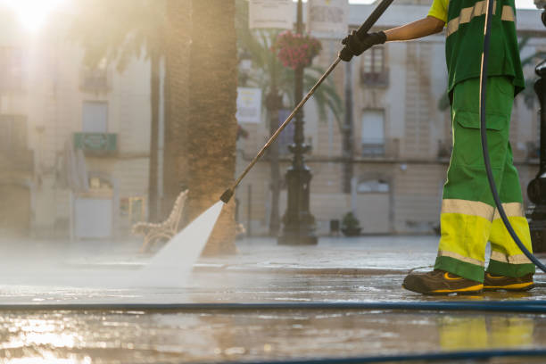 Best Commercial Building Pressure Washing  in Plains, KS